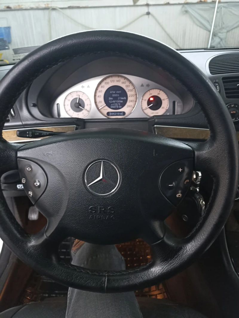 Mercedes-Benz E 270 AVANGARD, снимка 7 - Автомобили и джипове - 52617804