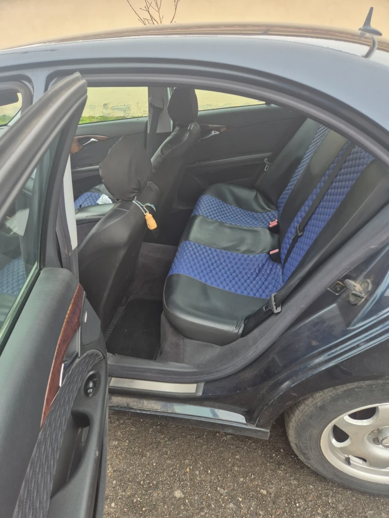 Mercedes-Benz E 220 Elegance CDI, снимка 4 - Автомобили и джипове - 53222268