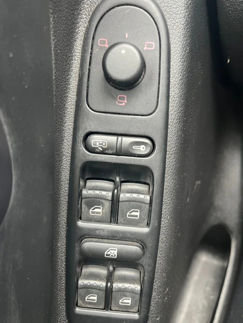 Seat Leon 1.8T FR - SWISS - 216217км, снимка 13 - Автомобили и джипове - 53466250