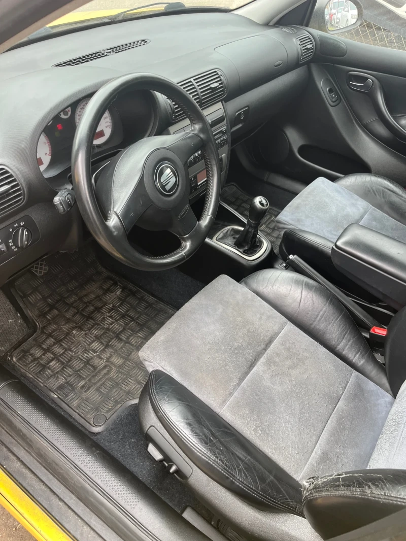 Seat Leon 1.8T FR - SWISS - 216217км, снимка 9 - Автомобили и джипове - 53466250