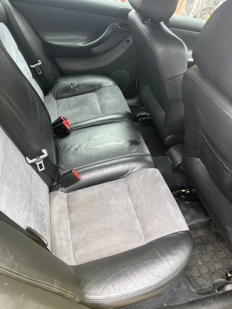 Seat Leon 1.8T FR - SWISS - 216217км, снимка 8 - Автомобили и джипове - 53466250