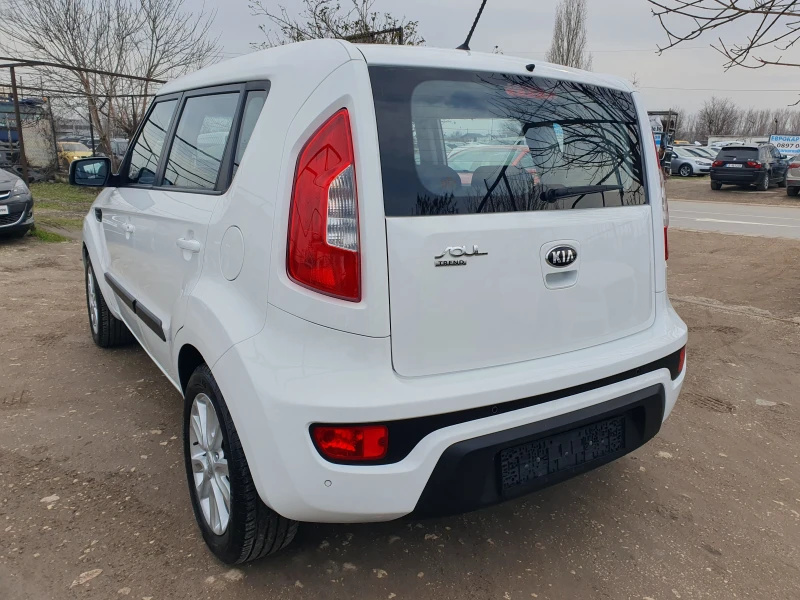 Kia Soul 1.6i АВТОМАТИК 4-ЗИМНИ ГУМИ+ ДЖАНТИ, снимка 2 - Автомобили и джипове - 53475175