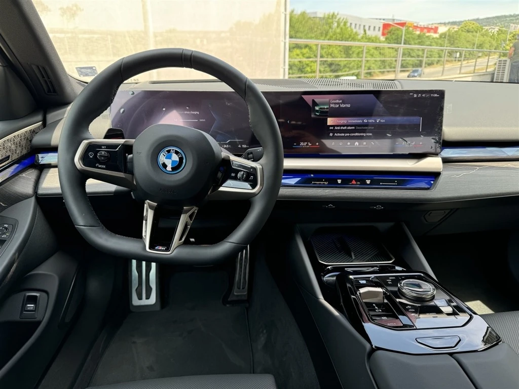 BMW i5 eDrive40 - изображение 6