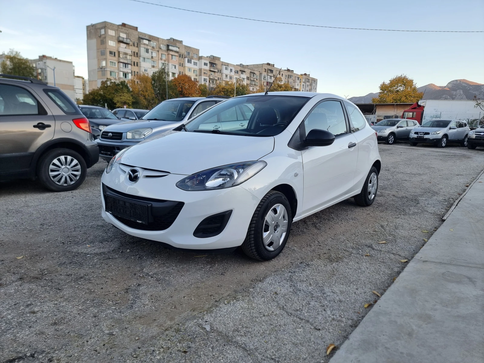 Mazda 2 1.3I - изображение 3