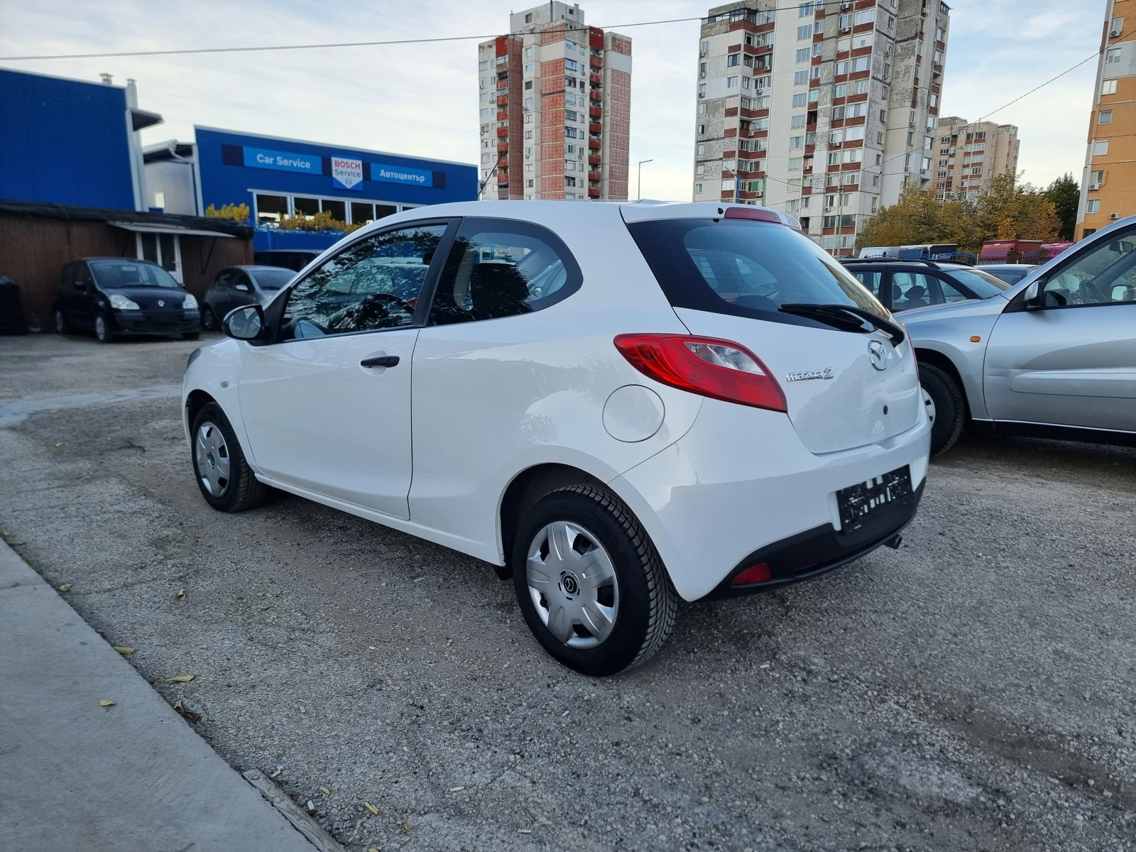 Mazda 2 1.3I - изображение 4