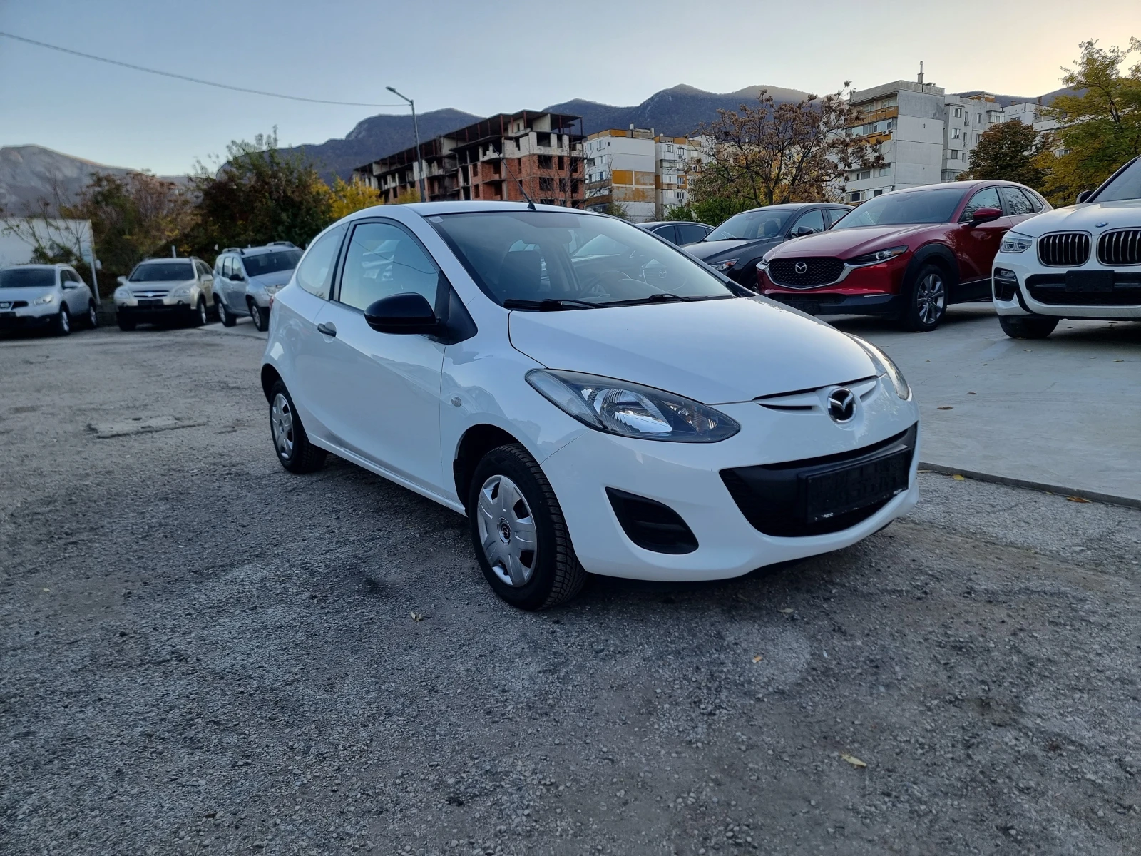 Mazda 2 1.3I - изображение 8