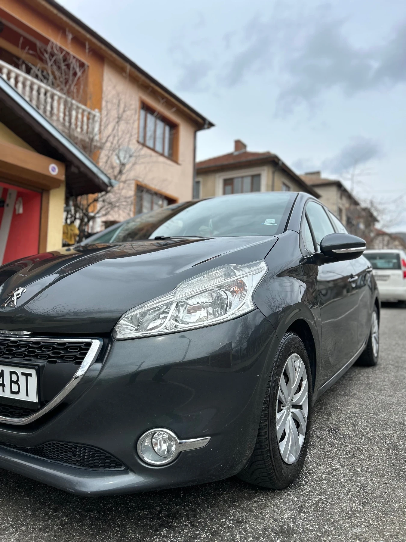 Peugeot 208 1.2i - изображение 2