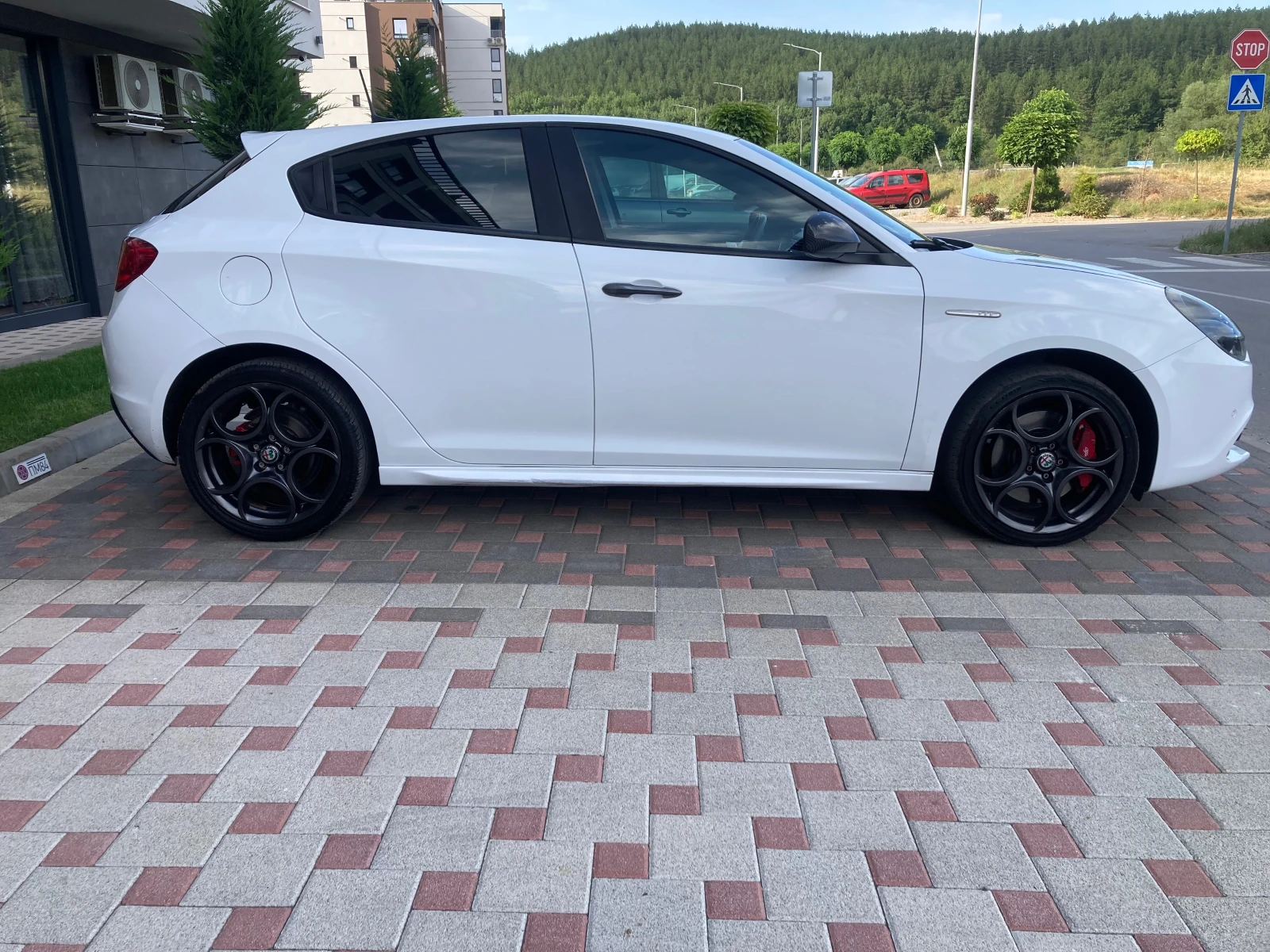 Alfa Romeo Giulietta Carbon  - изображение 4