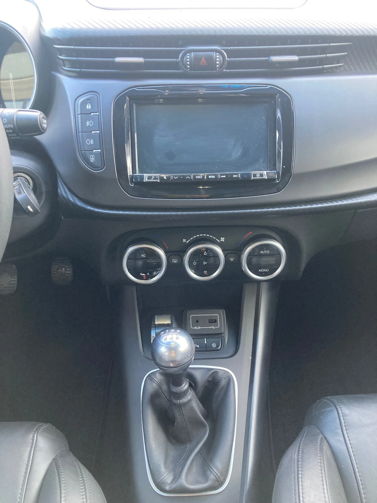 Alfa Romeo Giulietta Carbon  | Mobile.bg — изображение 12