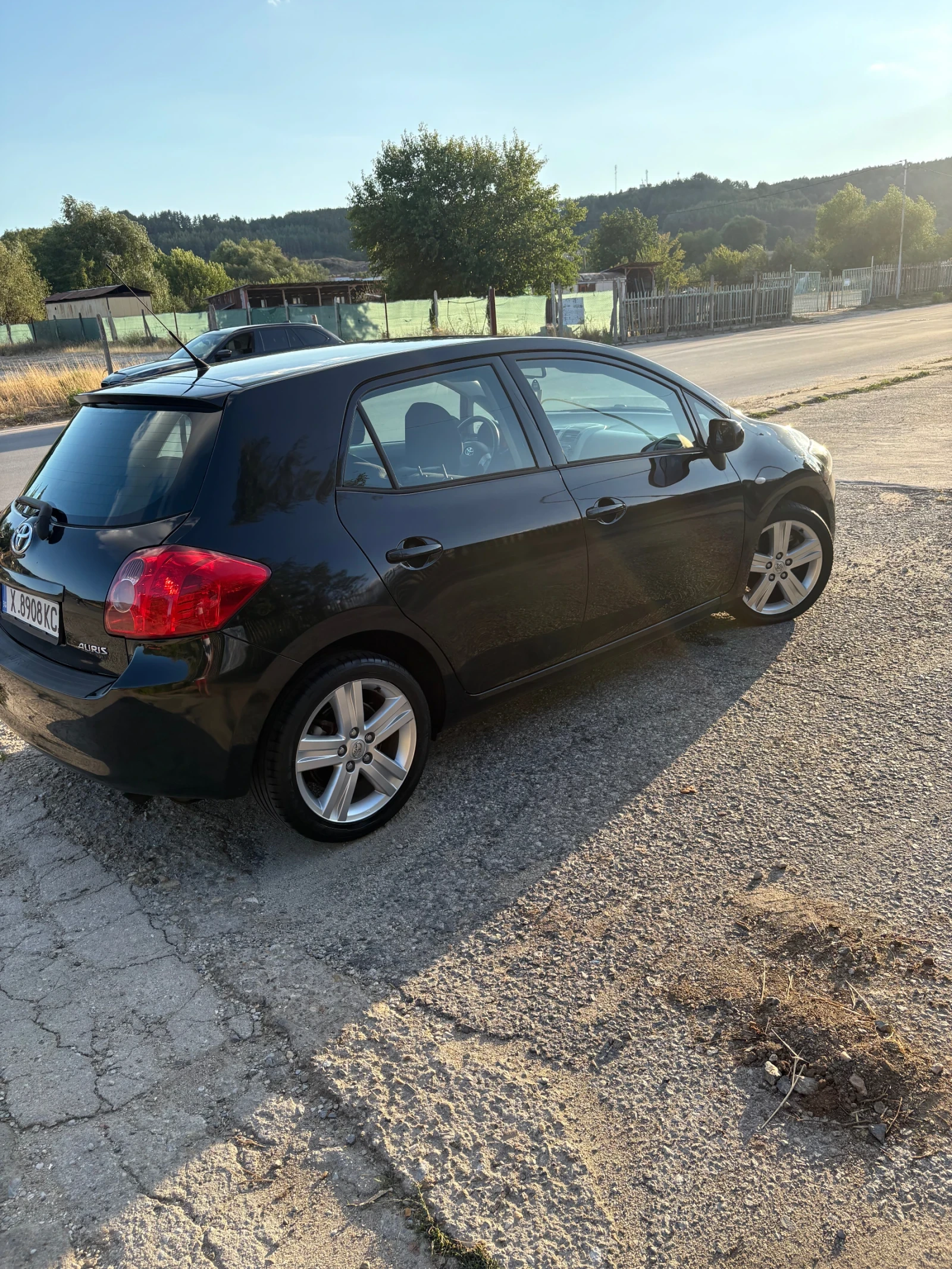Toyota Auris 2.2d - изображение 6