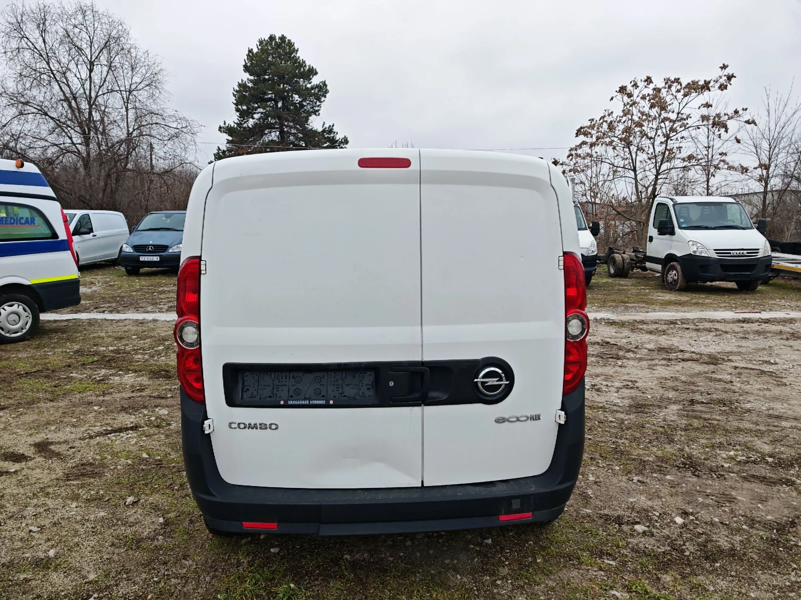 Opel Combo 1.3 ХЛАДИЛНО  - изображение 2