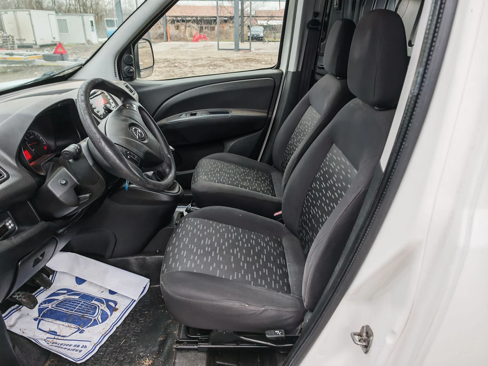 Opel Combo 1.3 ХЛАДИЛНО  - изображение 6