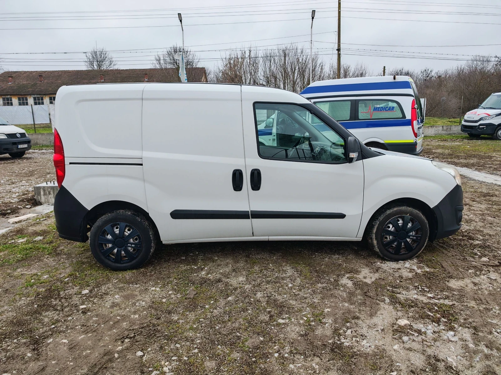 Opel Combo 1.3 ХЛАДИЛНО  - изображение 4