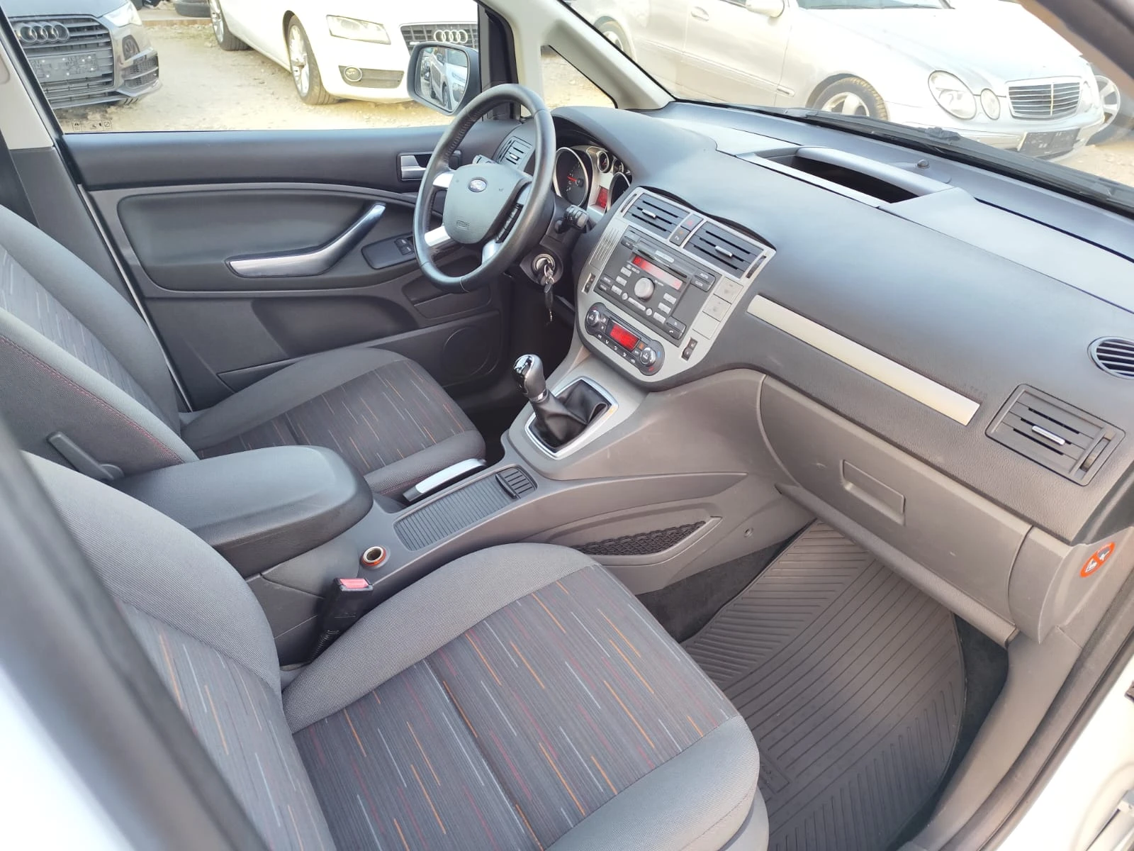 Ford C-max 1.6 дизел 90 коня, снимка 12 - Автомобили и джипове - 53837636