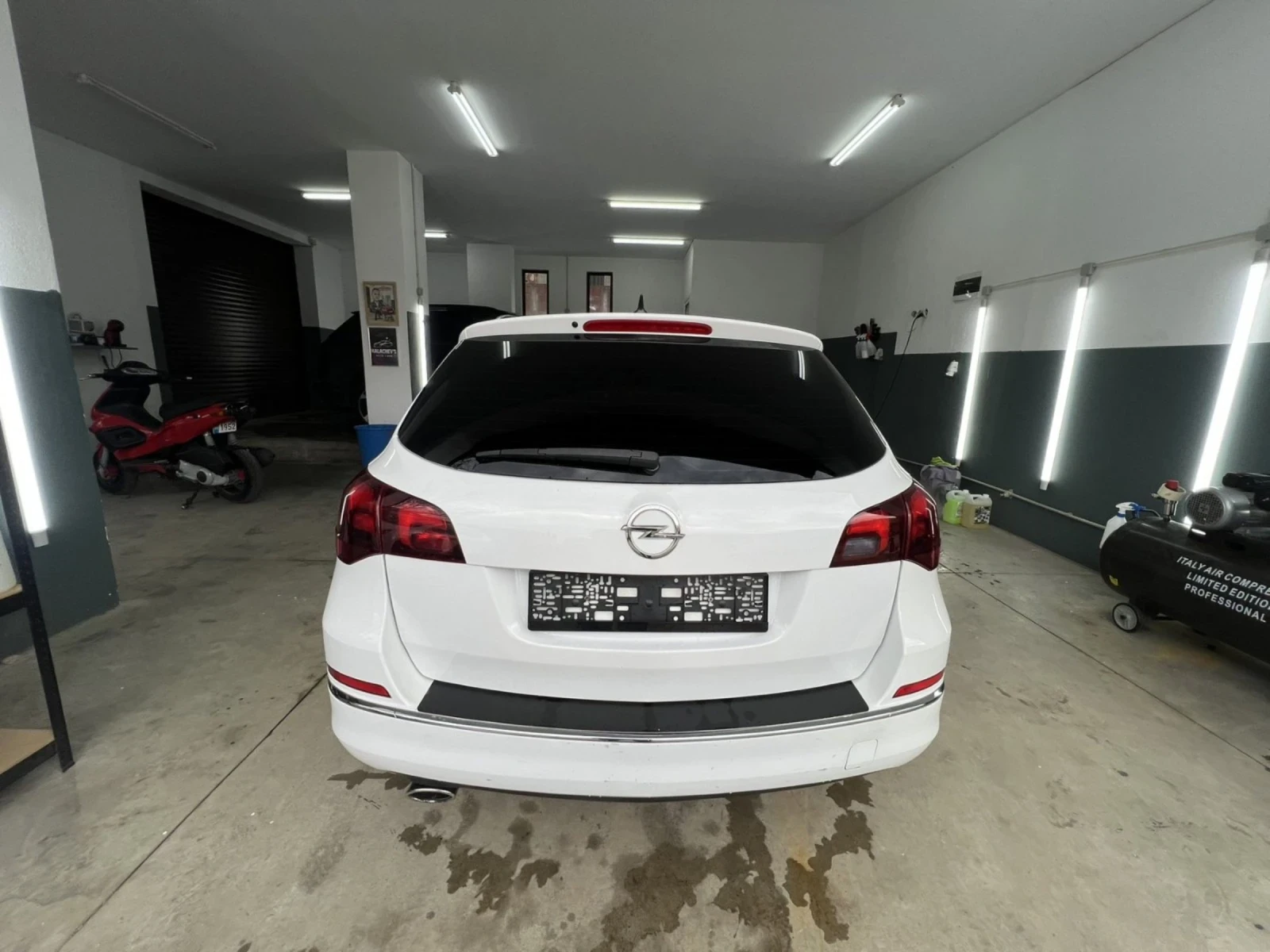 Opel Astra 2.0CDTI* Cosmo* Facelift* TOP, снимка 13 - Автомобили и джипове - 53989099