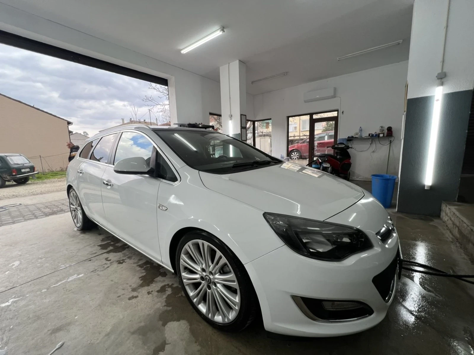 Opel Astra 2.0CDTI* Cosmo* Facelift* TOP, снимка 12 - Автомобили и джипове - 53989099