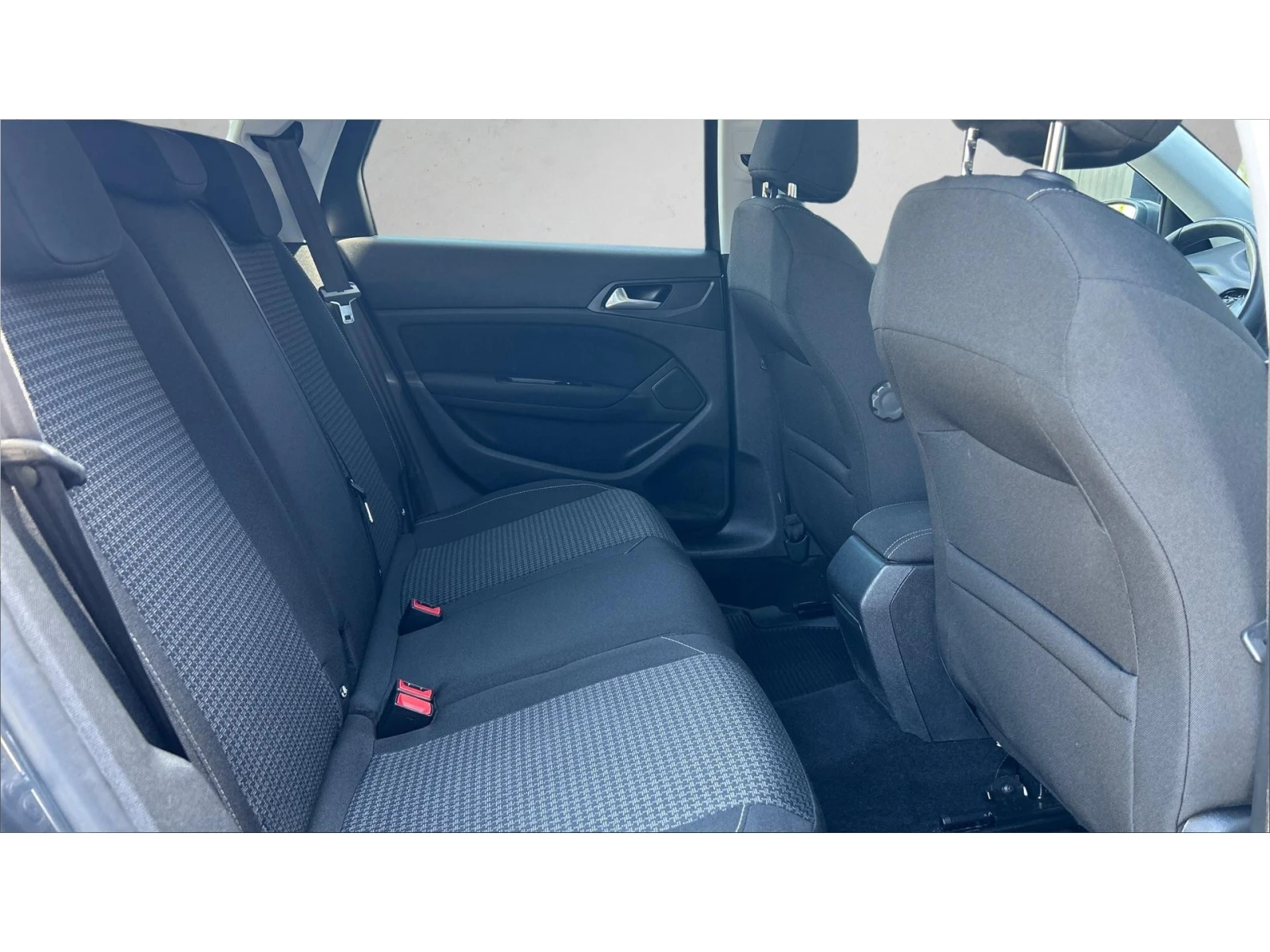 Peugeot 308 1.5 HDi EAT8 Allure, Месечна вноска от 187  , снимка 7 - Автомобили и джипове - 54411195