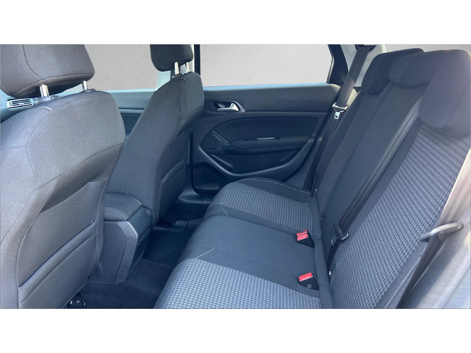 Peugeot 308 1.5 HDi EAT8 Allure, Месечна вноска от 187  , снимка 11 - Автомобили и джипове - 54411195