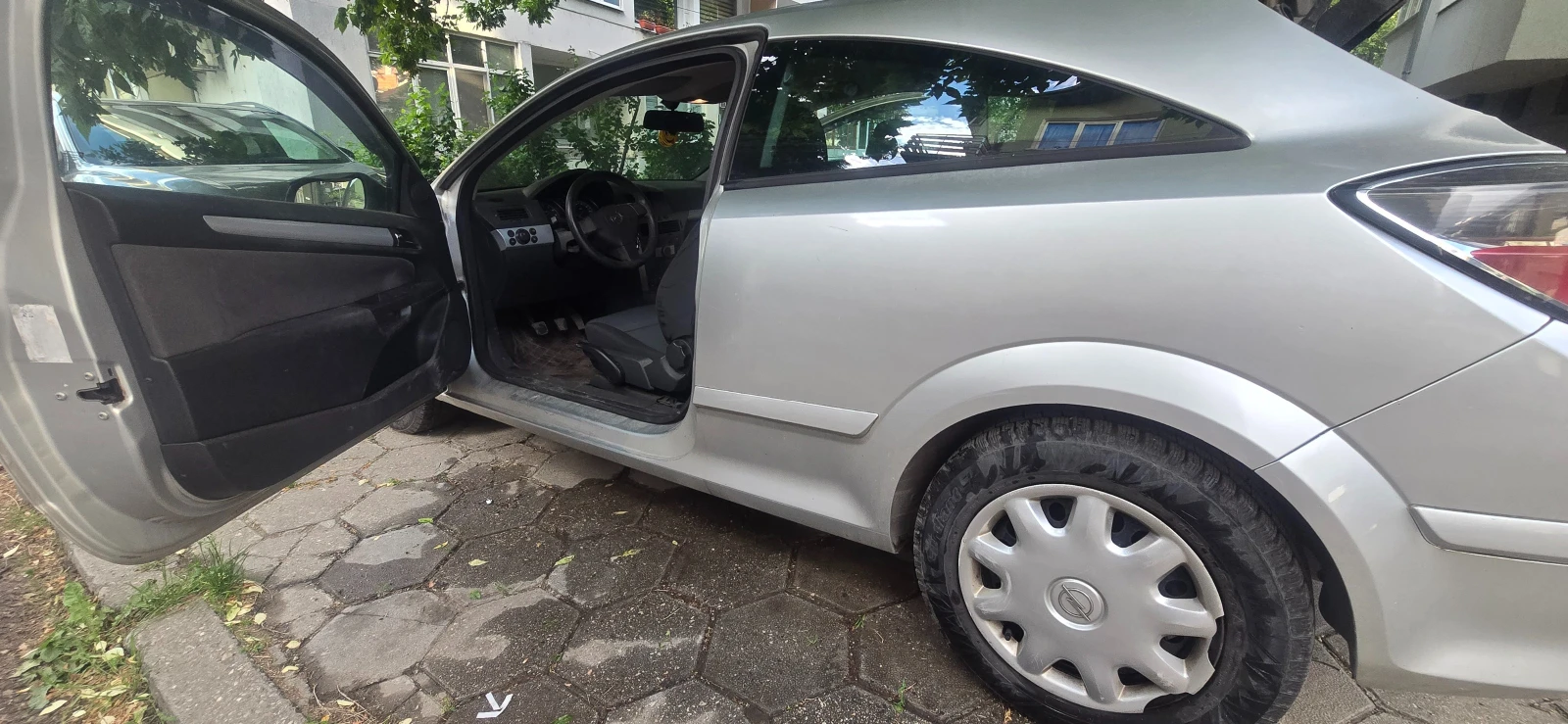 Opel Astra GTC, снимка 8 - Автомобили и джипове - 54662731