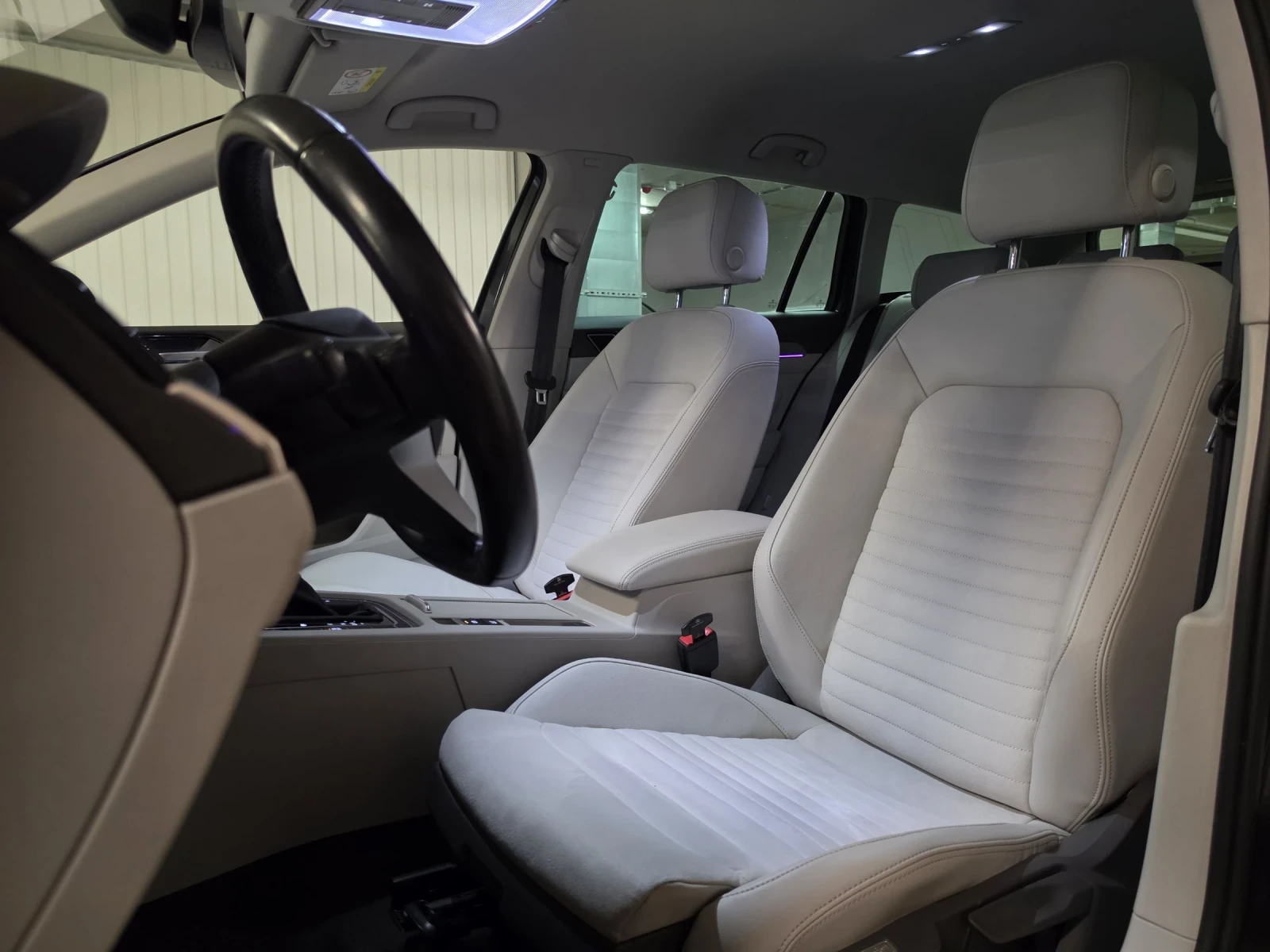 VW Passat 2.0TDI, DSG, EXECUTIVE, снимка 12 - Автомобили и джипове - 54898871