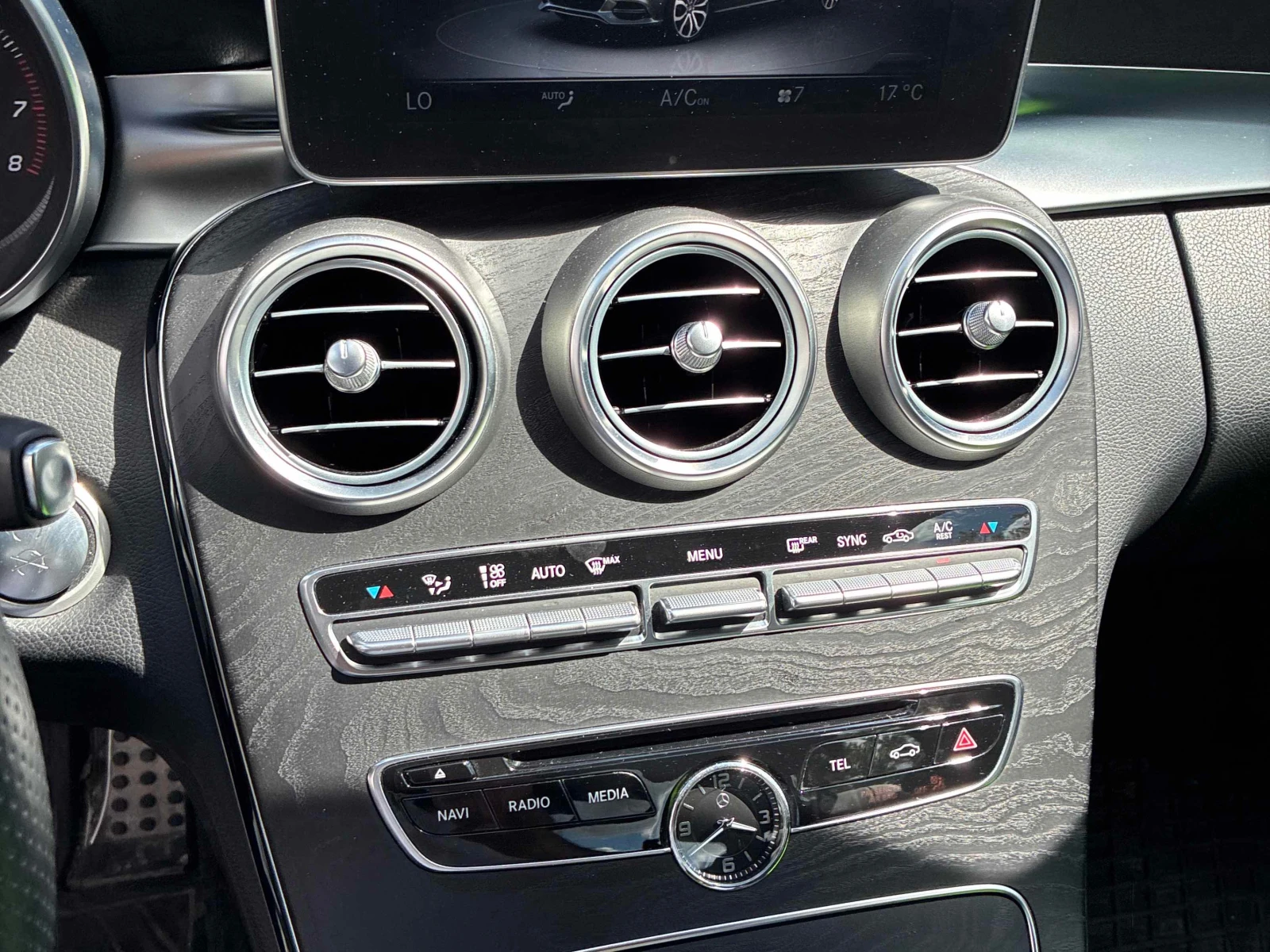Mercedes-Benz C 400 AMG * ПАНОРАМА * BURMESTER * CARFAX * , снимка 8 - Автомобили и джипове - 54903204