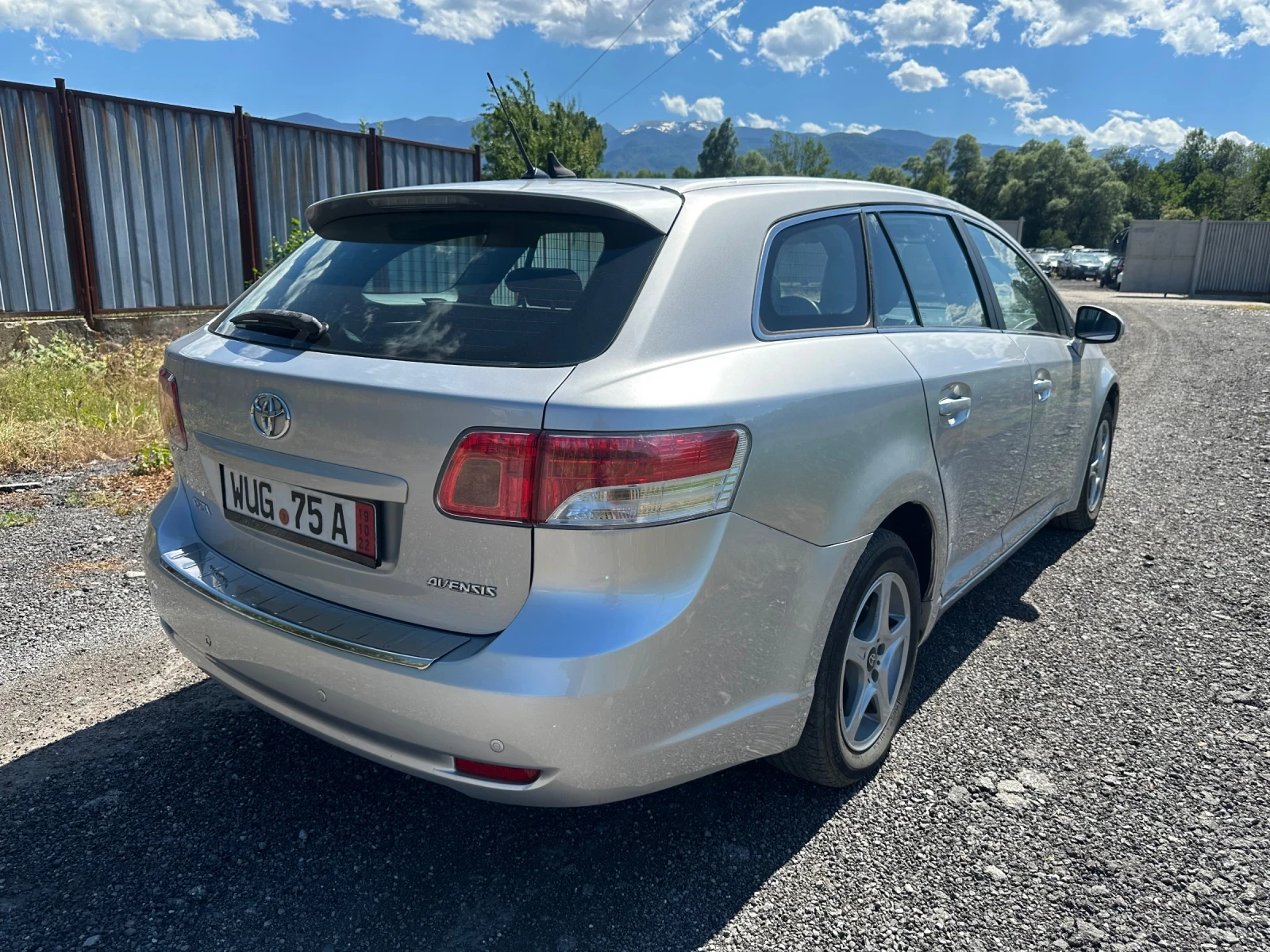 Toyota Avensis Avensis 1.8 147 к.с. / АВТОМАТ / ШВЕЙЦАРИЯ, снимка 4 - Автомобили и джипове - 54922567