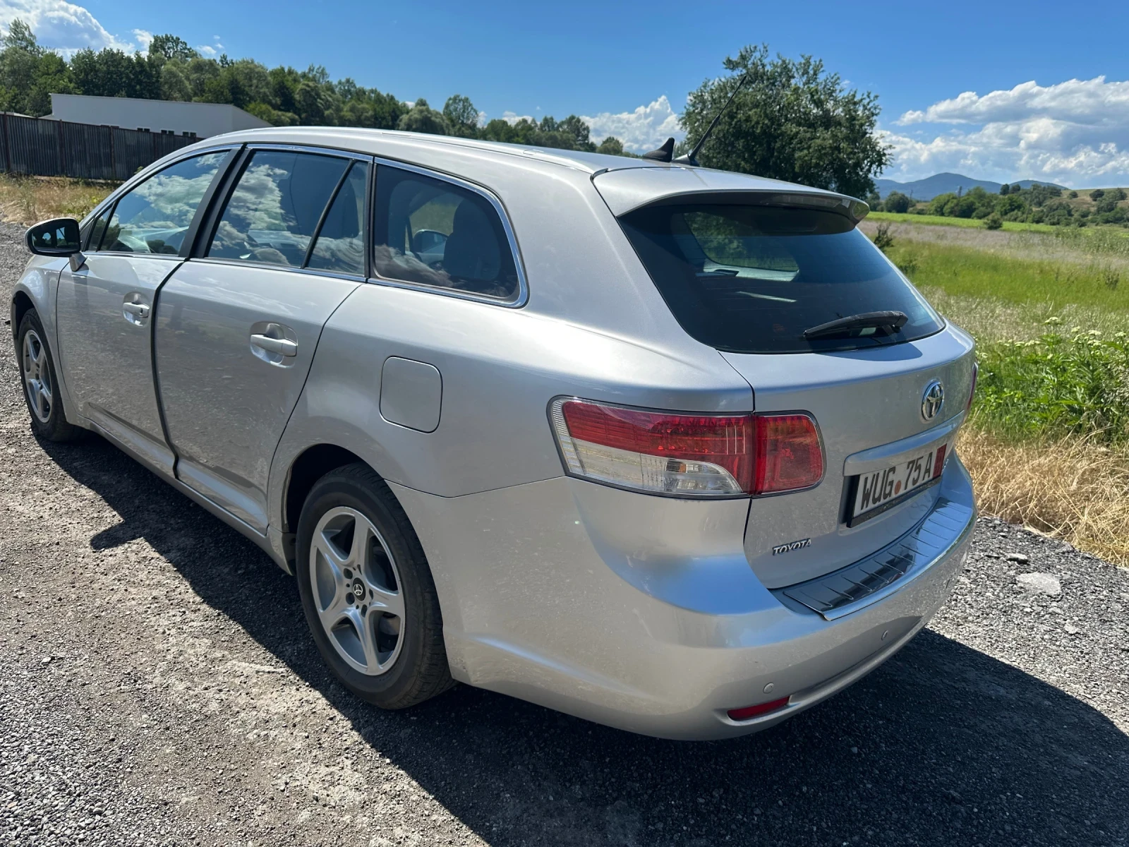 Toyota Avensis Avensis 1.8 147 к.с. / АВТОМАТ / ШВЕЙЦАРИЯ, снимка 6 - Автомобили и джипове - 54922567
