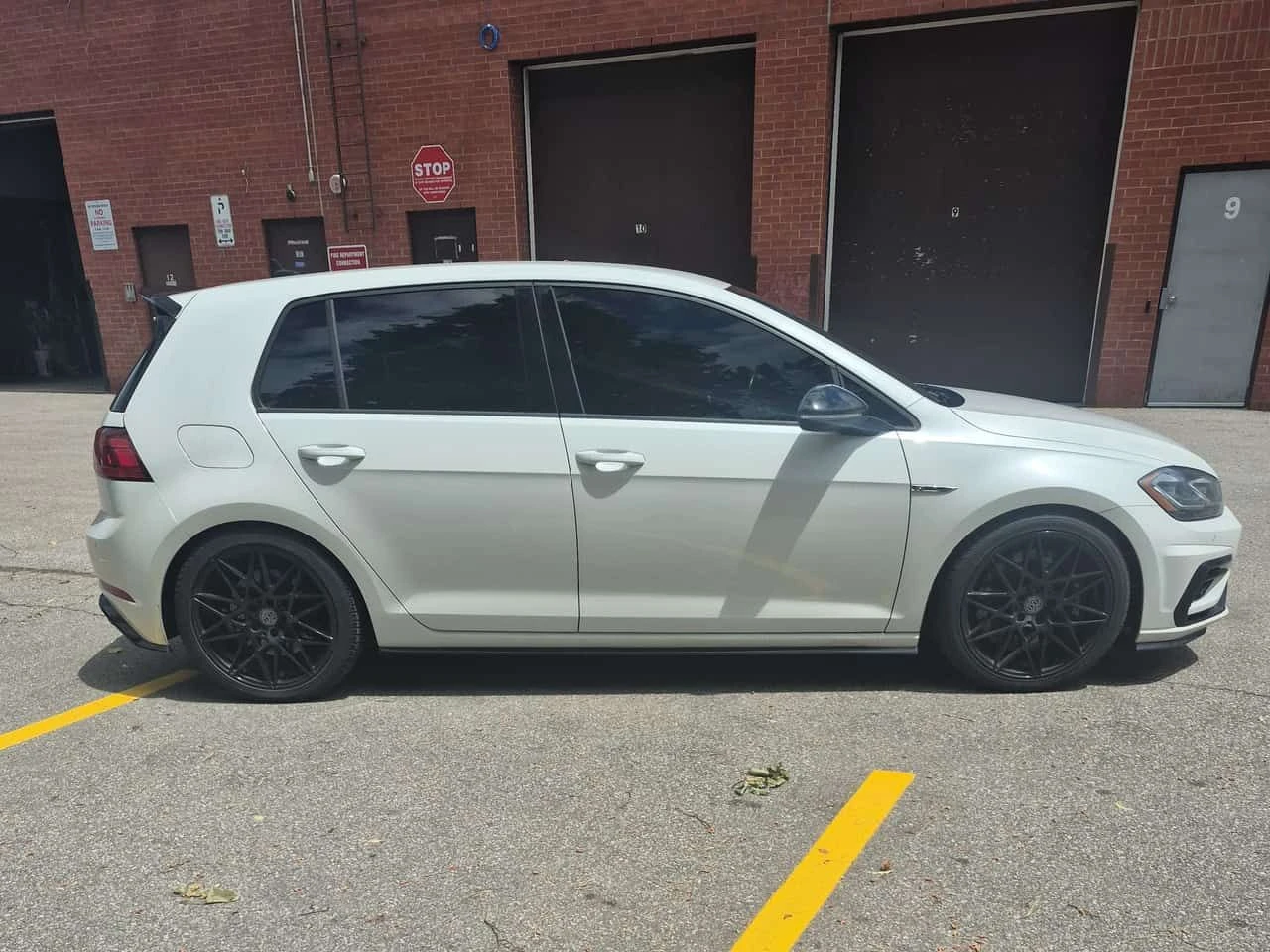 VW Golf R 5 door Manual | LED | , снимка 3 - Автомобили и джипове - 54971232