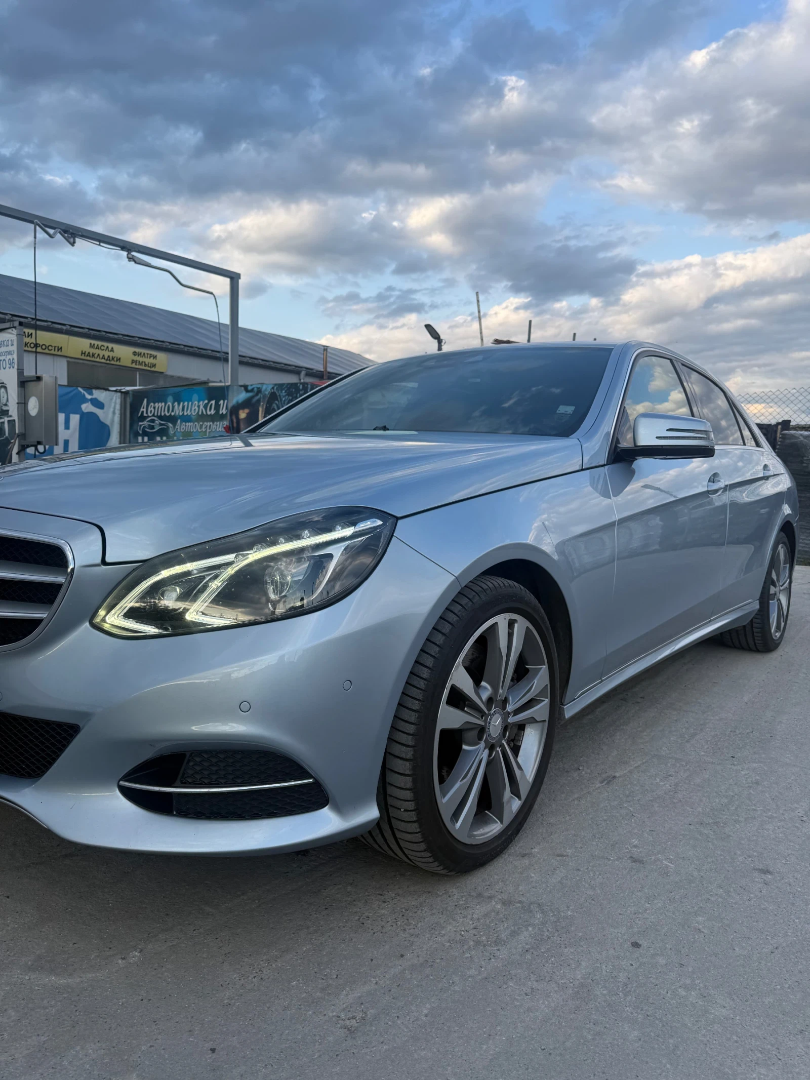 Mercedes-Benz E 400, снимка 2 - Автомобили и джипове - 55364820