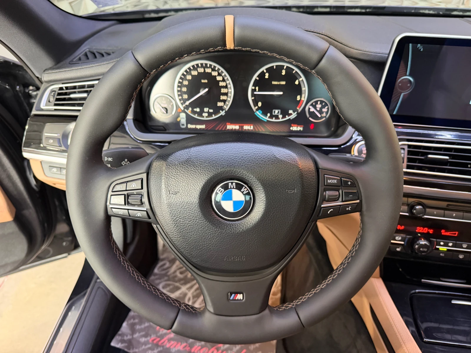 BMW 740 d * M PACKET * HEAD UP * , снимка 11 - Автомобили и джипове - 55448827