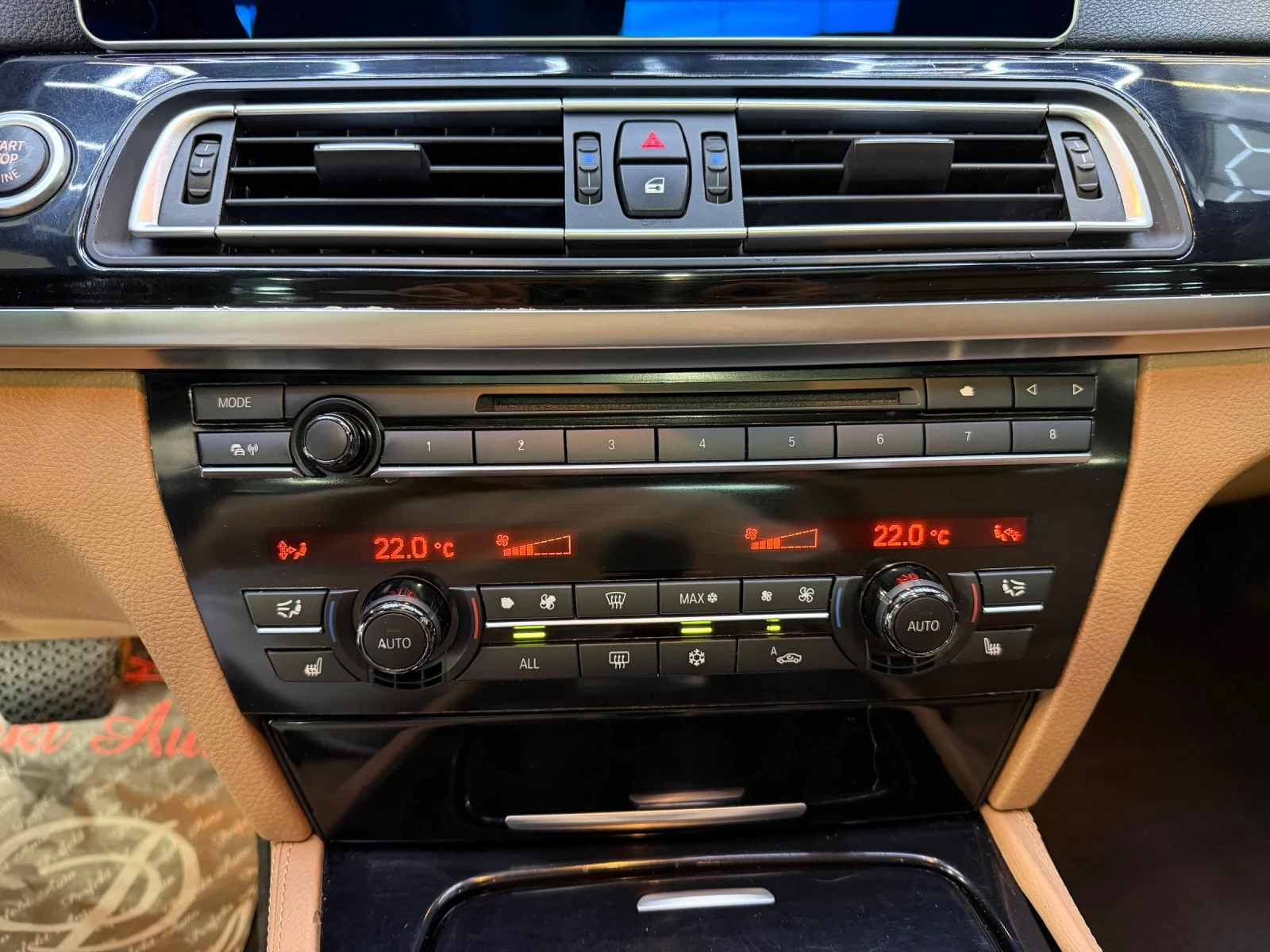 BMW 740 d * M PACKET * HEAD UP * , снимка 8 - Автомобили и джипове - 55448827