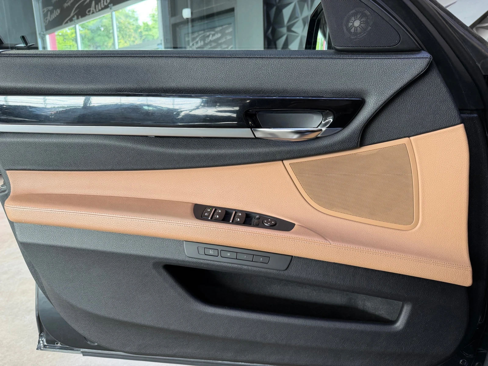 BMW 740 d * M PACKET * HEAD UP * , снимка 13 - Автомобили и джипове - 55448827