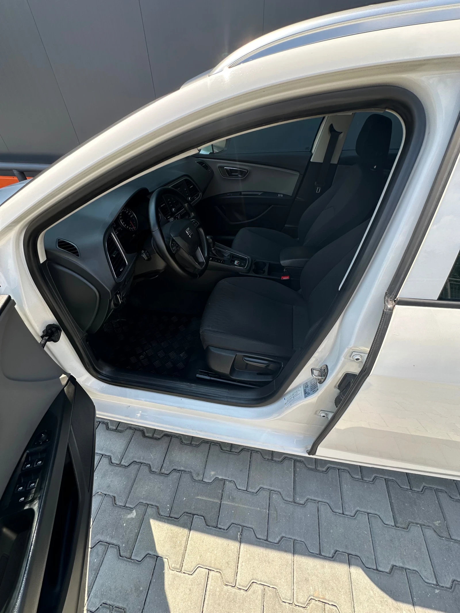 Seat Leon 1.4 TGI Benzin/metan, снимка 8 - Автомобили и джипове - 55592387
