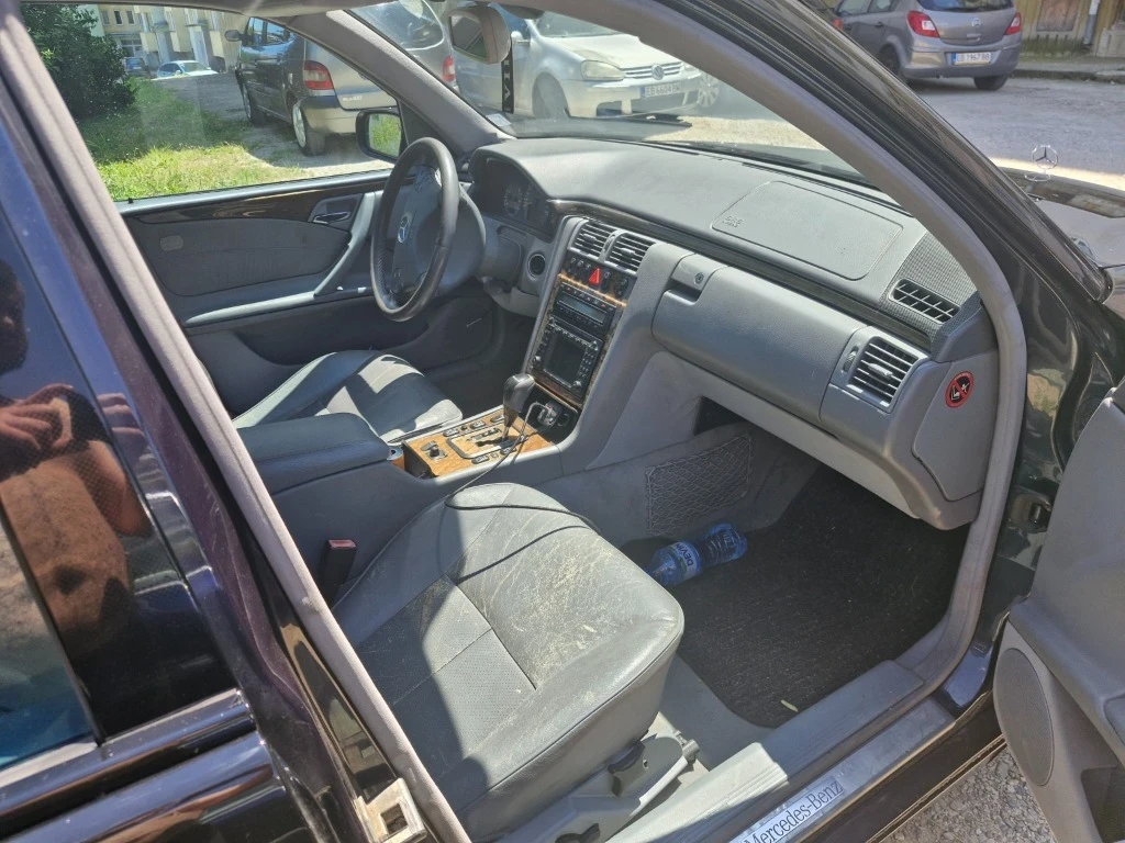 Mercedes-Benz E 320, снимка 6 - Автомобили и джипове - 55601339