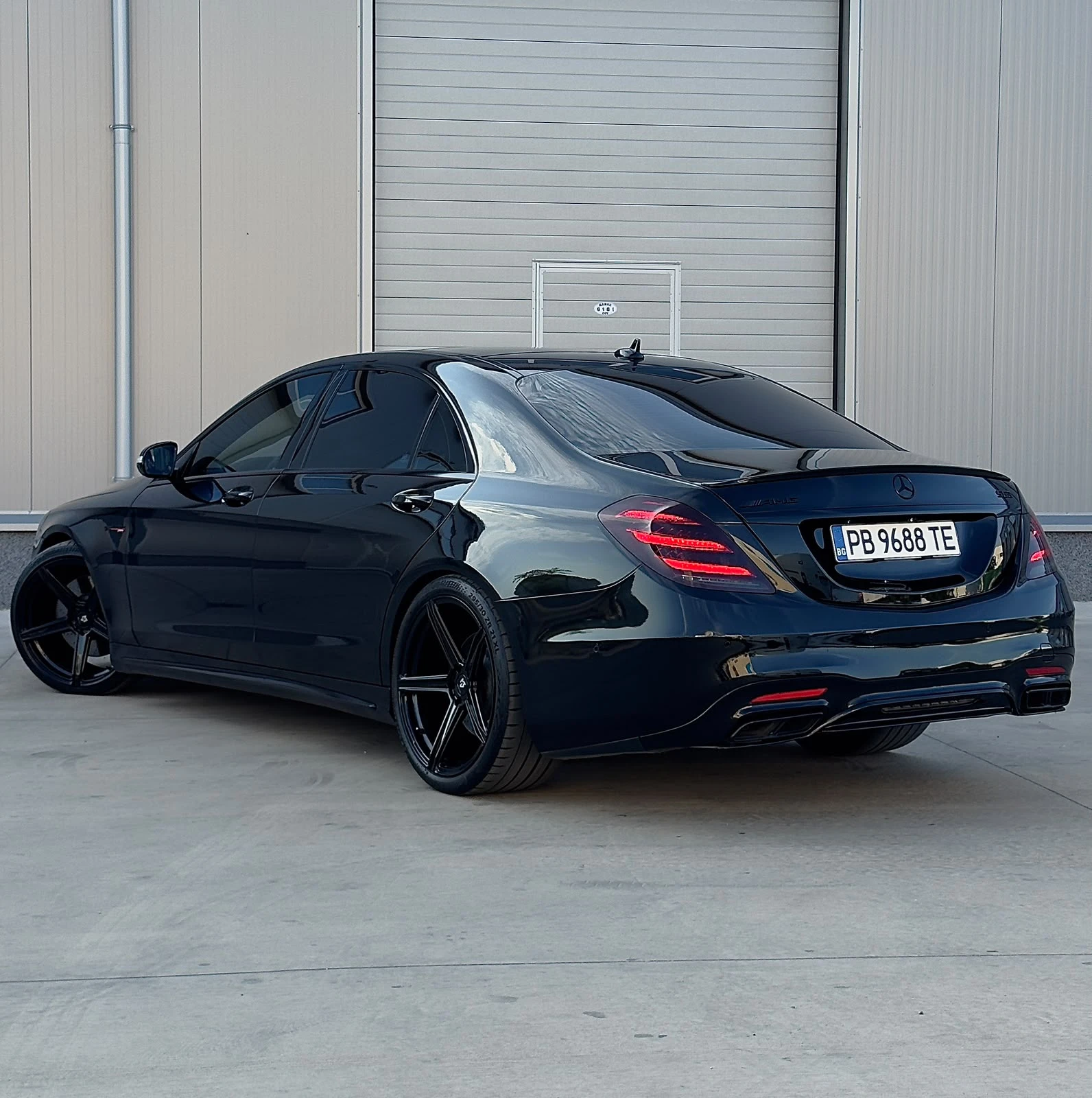 Mercedes-Benz S 350 6.3 AMG OPTIC/PANO/ACTIVE SOUND/DISTR+ /3xTV/LONG , снимка 4 - Автомобили и джипове - 55604995