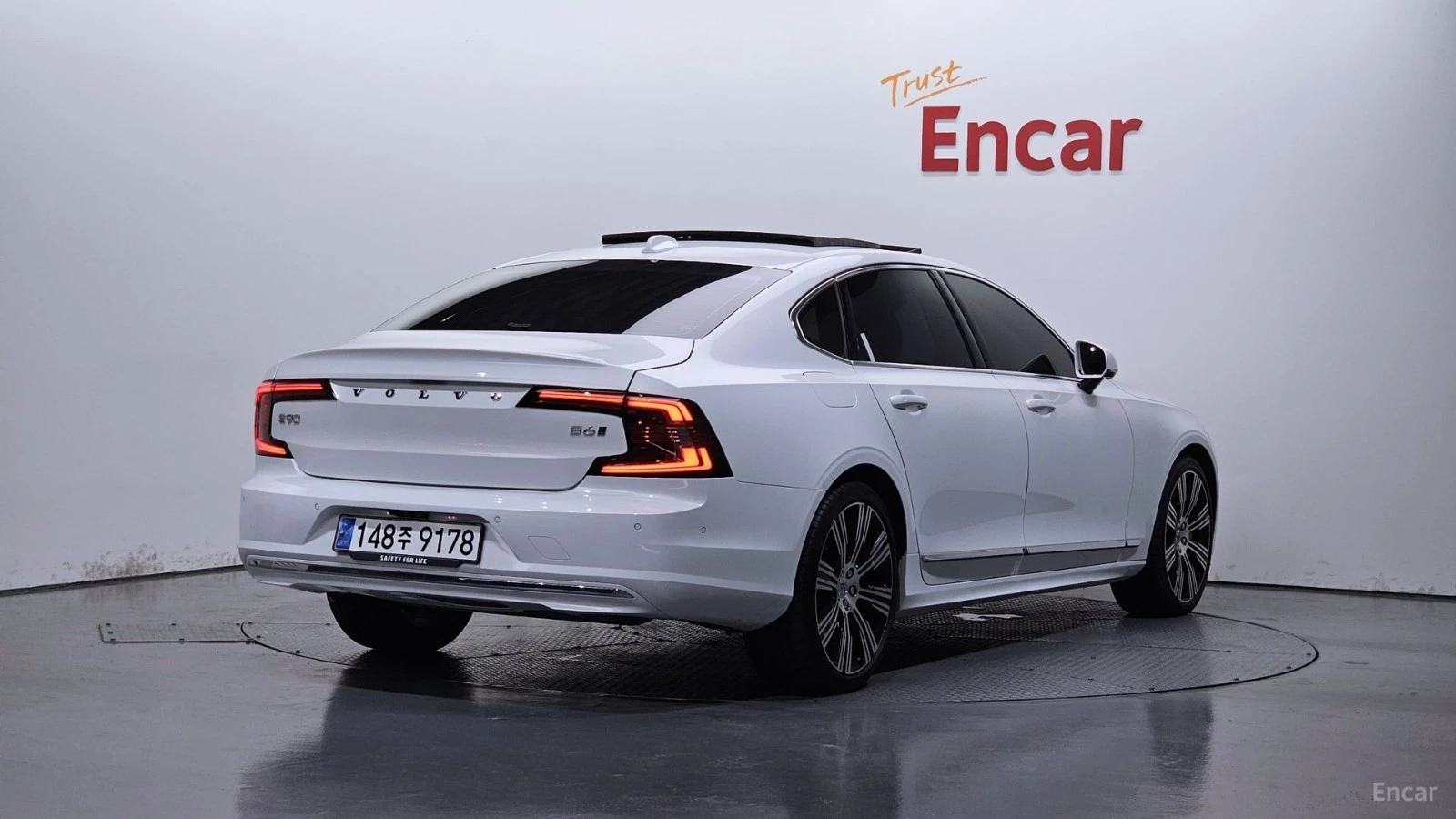 Volvo S90 B6 AWD Ultra Bright* МАСАЖИ* 360* HUD* АВТОКРЕДИТ, снимка 2 - Автомобили и джипове - 55619005