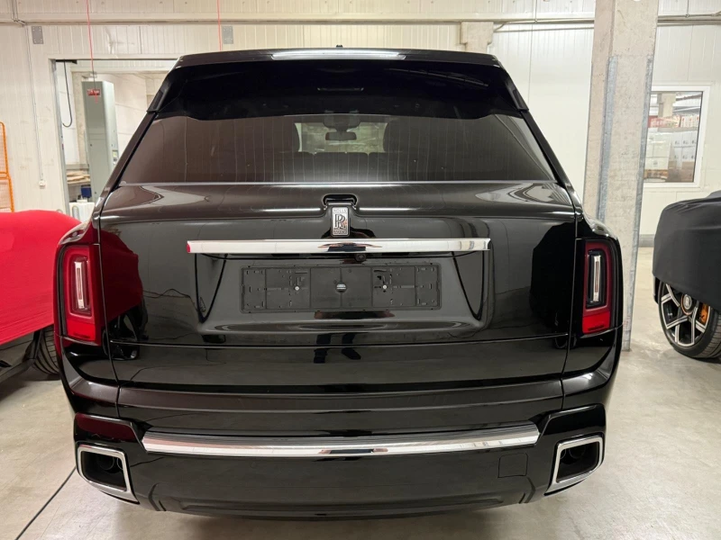Rolls-Royce Cullinan SERIES II/FACELIFT/BESPOKE/SHOOTING STAR/HEAD UP/, снимка 4 - Автомобили и джипове - 51602209