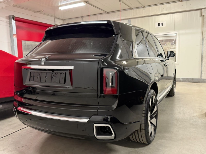 Rolls-Royce Cullinan SERIES II/FACELIFT/BESPOKE/SHOOTING STAR/HEAD UP/, снимка 5 - Автомобили и джипове - 51602209