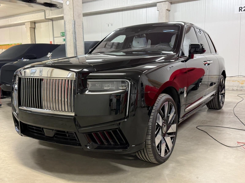 Rolls-Royce Cullinan SERIES II/FACELIFT/BESPOKE/SHOOTING STAR/HEAD UP/, снимка 3 - Автомобили и джипове - 51602209