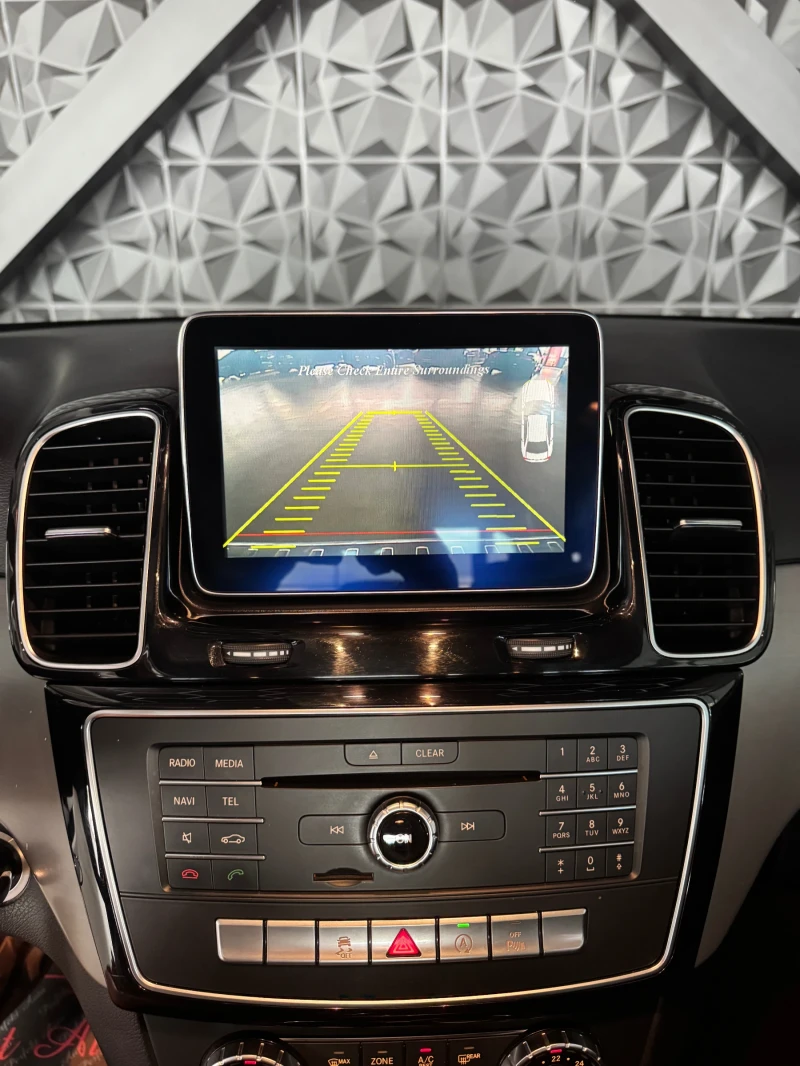 Mercedes-Benz GLE 350 d 4 MATIC , снимка 9 - Автомобили и джипове - 51863502