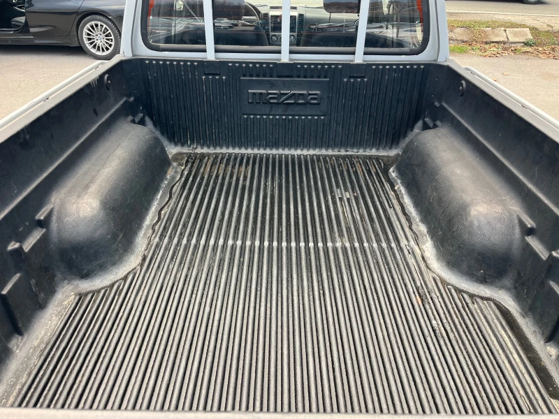 Mazda BT-50 2.5, снимка 13 - Автомобили и джипове - 52642826