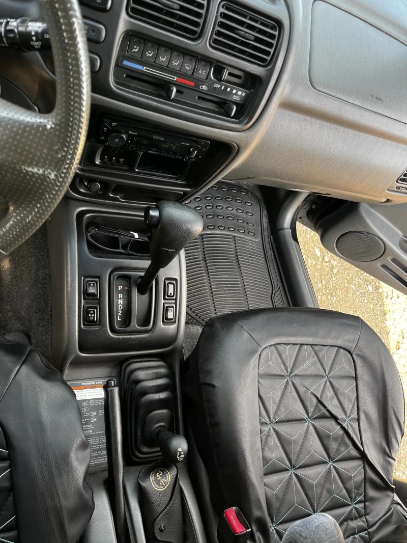 Suzuki XL-7, снимка 14 - Автомобили и джипове - 52870517