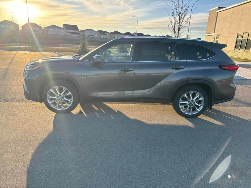Toyota Highlander 2022 Limited * CARFAX * БЕЗ ПЪРВОНАЧАЛНА ВНОСКА, снимка 5 - Автомобили и джипове - 53013765