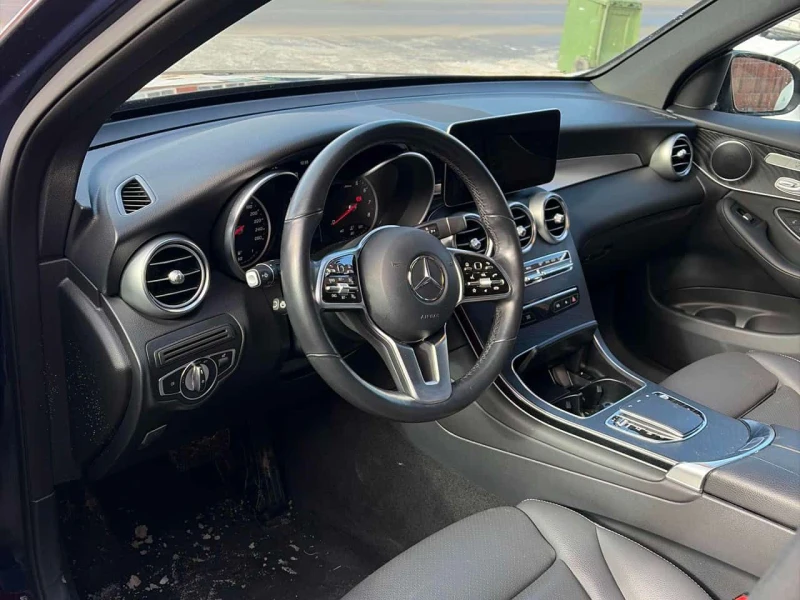 Mercedes-Benz GLC 300 4MATIC * 360 * PANO * KEYLESS * BURMESTER * CARFAX, снимка 5 - Автомобили и джипове - 53514621
