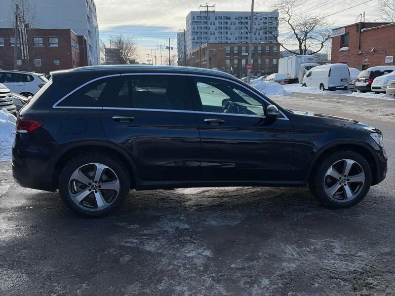 Mercedes-Benz GLC 300 4MATIC * 360 * PANO * KEYLESS * BURMESTER * CARFAX, снимка 3 - Автомобили и джипове - 53514621