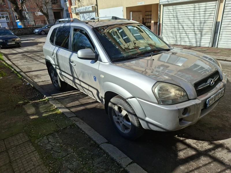 Hyundai Tucson 2.0CRD  140кс 2WD, снимка 2 - Автомобили и джипове - 53575879