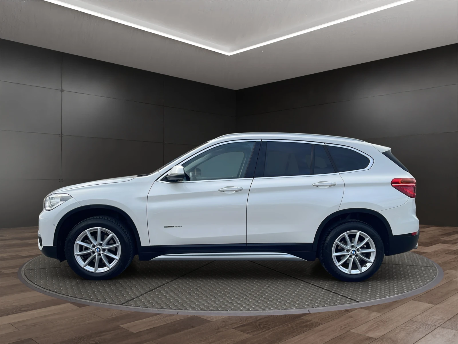 BMW X1 XLINE AUTO - изображение 3
