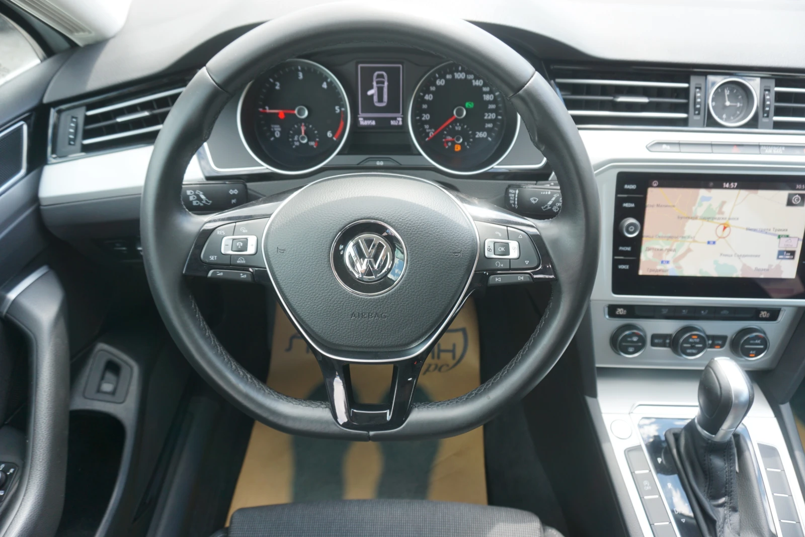 VW Passat 2.0 TDI DSG - изображение 8