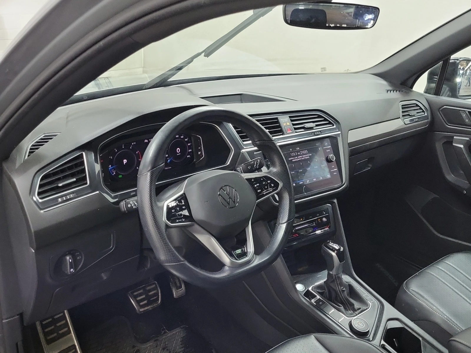 VW Tiguan SE R-LINE BLACK * * CARFAX * * АВТО КРЕДИТ * *  - изображение 7