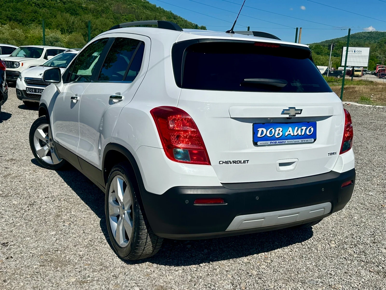 Chevrolet Trax 1.7CDTI-CARPAY-КАМЕРА-КОЖА, снимка 4 - Автомобили и джипове - 54698540